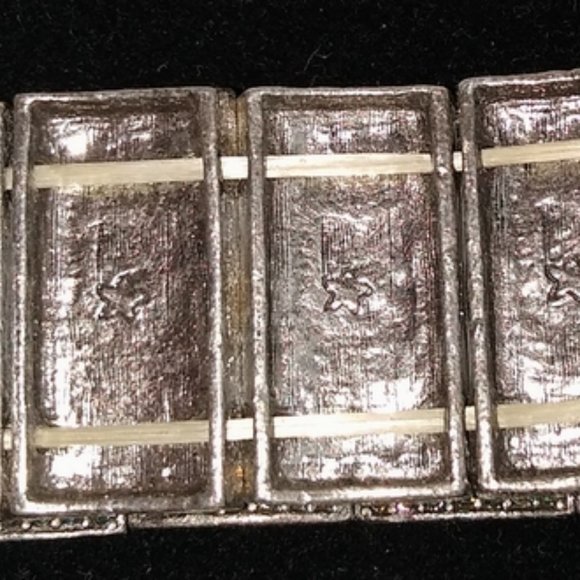 Vintage Bracelet FABULOUS Lime Green Thermoset Blue Rhinestone - Picture 3 of 4